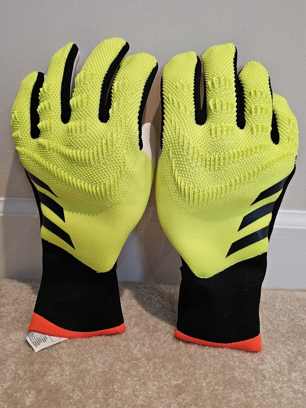 adidas Neon Yellow and Black Predator GL Goalie Glove in Display Box Size 9.5 - Picture 2 of 6